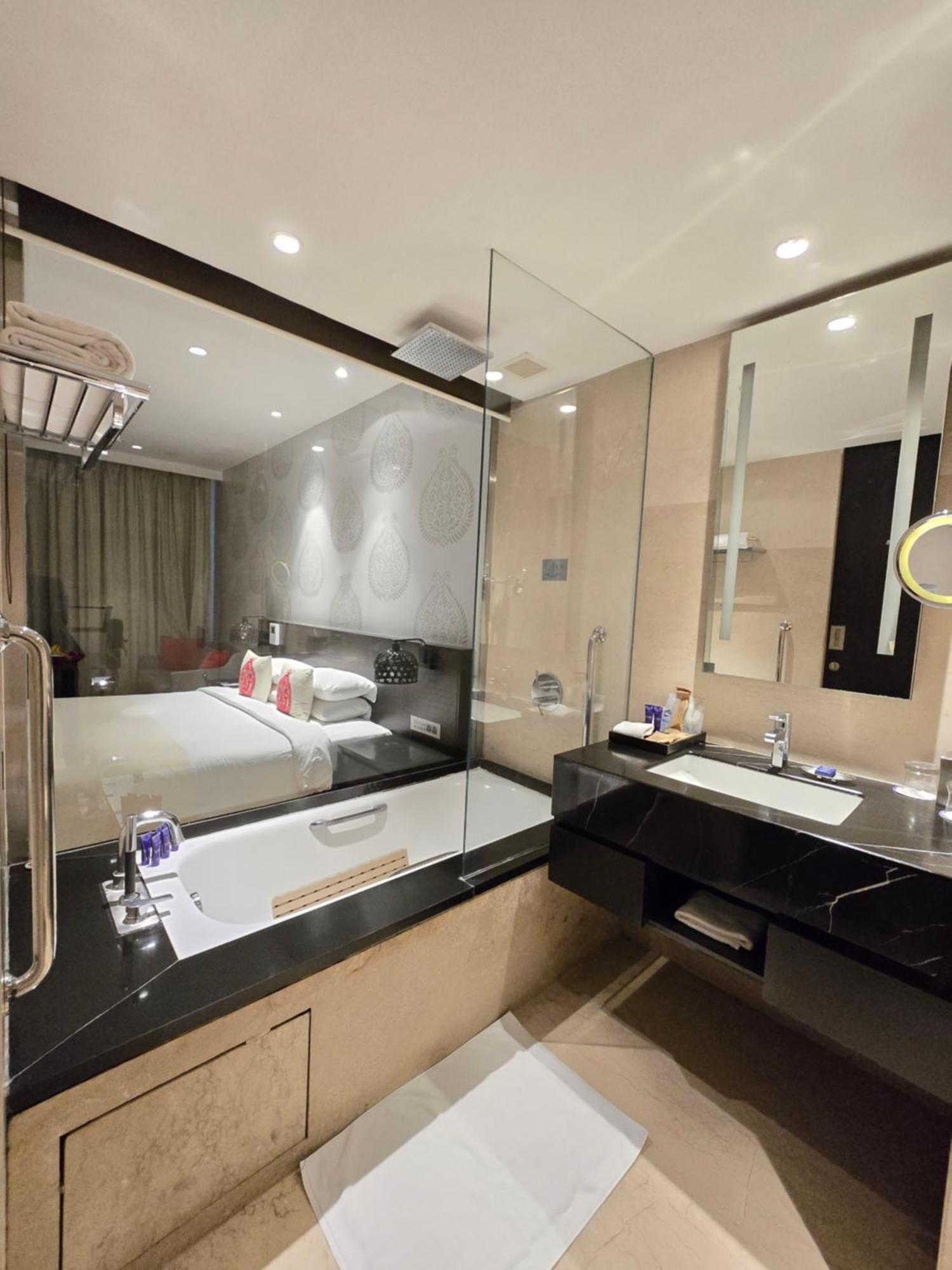 Vivanta Guwahati Bagian luar foto