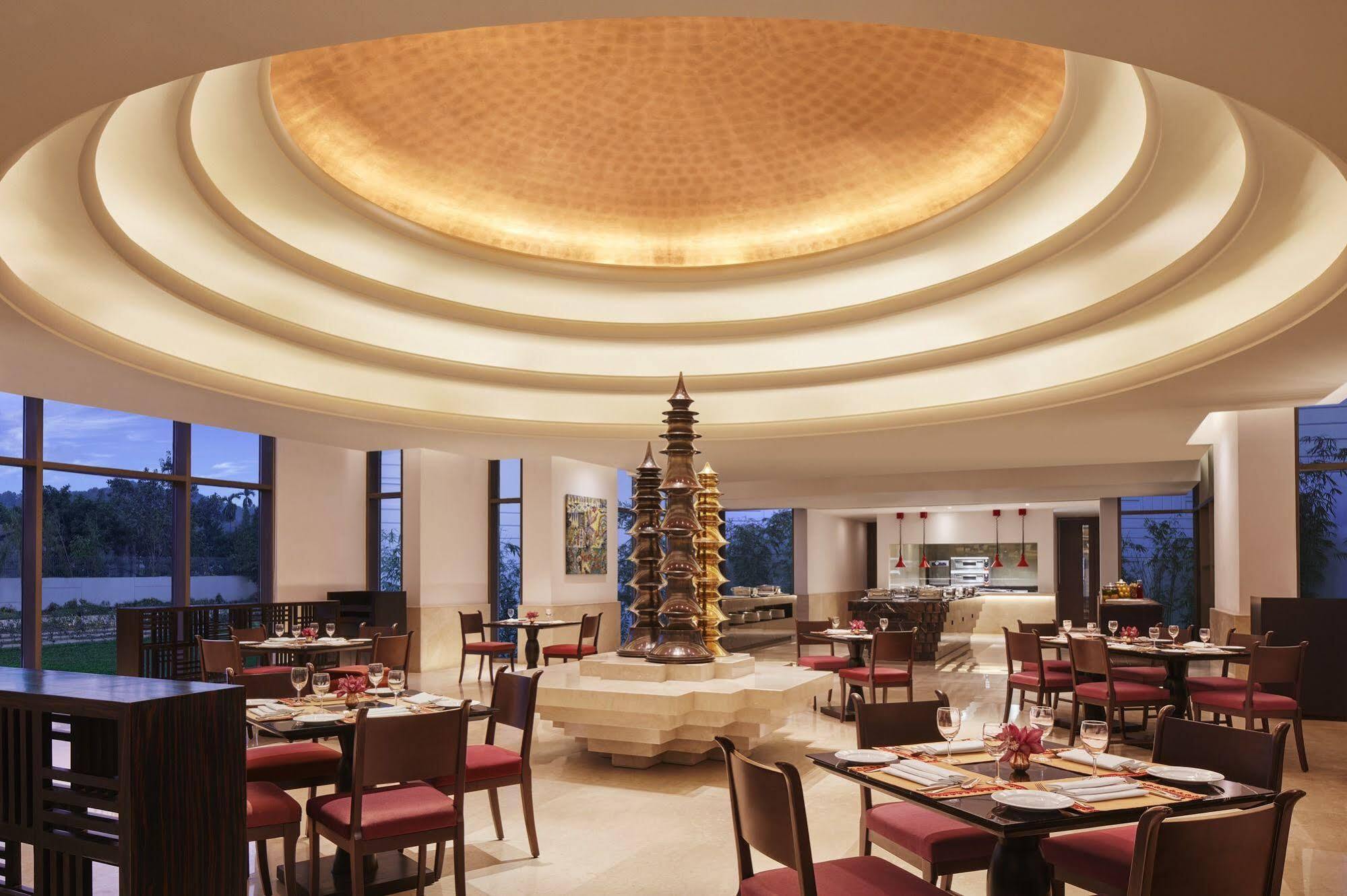Vivanta Guwahati Bagian luar foto